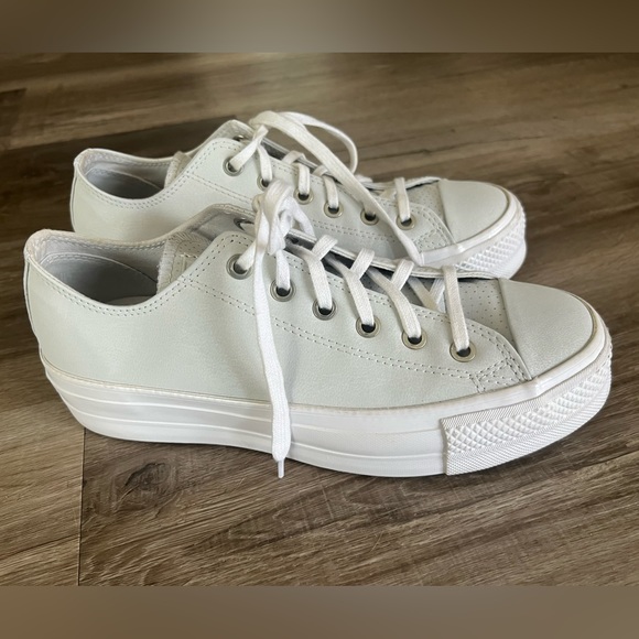 Chuck Taylor All Star Converse White Platform Sneaker Leather Low Top 9 - Picture 3 of 9